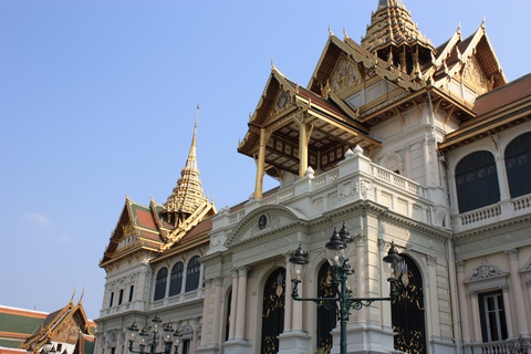 bangkok-royal-palace-english-thai-architecture