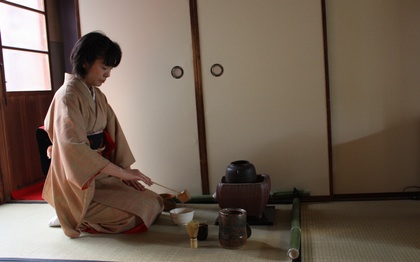 Tea ceremony performed at tea house in Kyoto