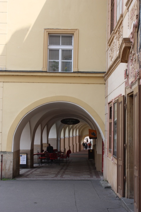 prague-old-street