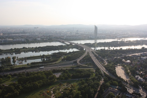vienna-dunauturm-view