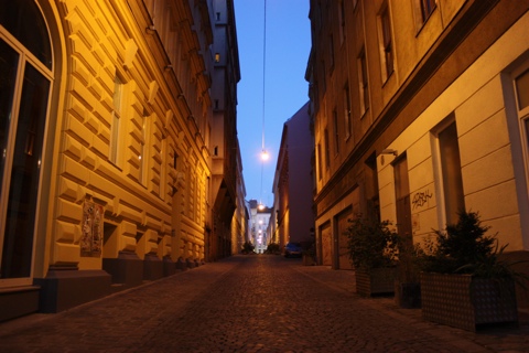 vienna-quiet-street