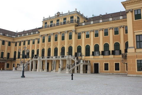 vienna-schonbrunn-main-building